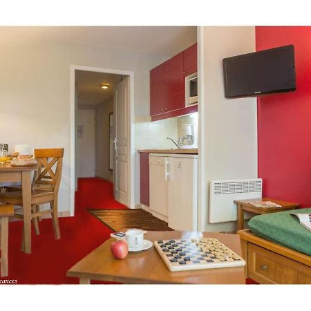Charmant Appartement Avec Piscine. Monflanquin Bagian luar foto