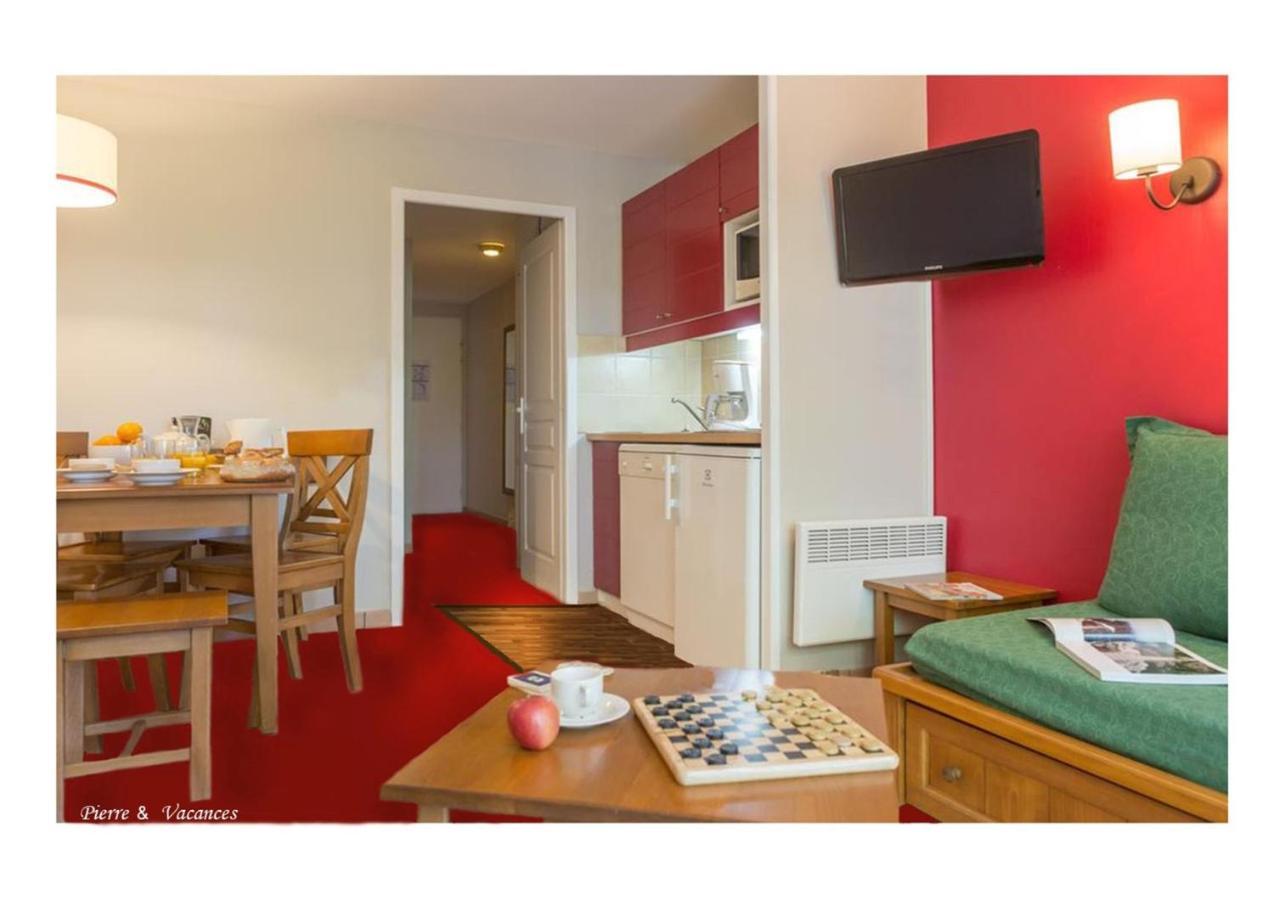 Charmant Appartement Avec Piscine. Monflanquin Bagian luar foto