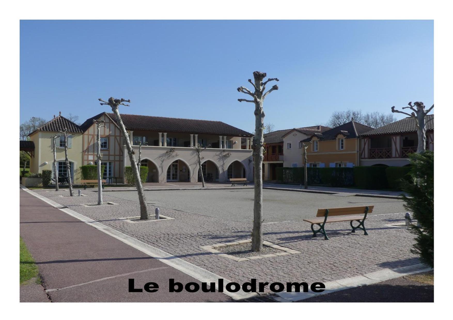 Charmant Appartement Avec Piscine. Monflanquin Bagian luar foto